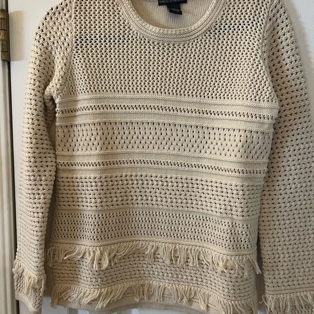 Chelsea & Theodore Textured Fringe Cream Sweater Size Small